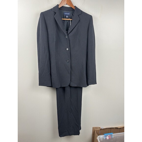 Ann Taylor Jackets & Blazers - Ann Taylor 2-Piece Pant Suit Size 2 Women’s Poly Rayon Blend Gray Pinstripe